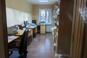 комерційна за адресою Дегтярівська вул., 28
