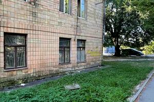 комерційна за адресою Небесної Сотні вул. (Кіквідзе), 1