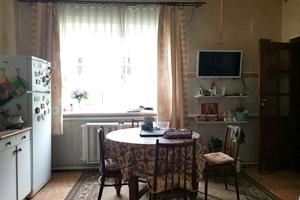 будинок за адресою Першотравнева