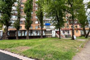 комерційна за адресою Міру, 21