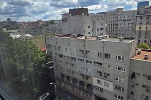 комерційна за адресою Мечникова вул., 10