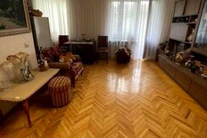 квартира по адресу Строителей ул., 3