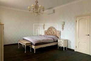 будинок за адресою КГ Золотые ворота