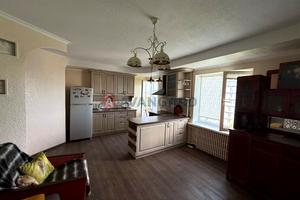 квартира за адресою Українська вул., 4