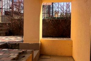 комерційна за адресою Мечникова вул., 106