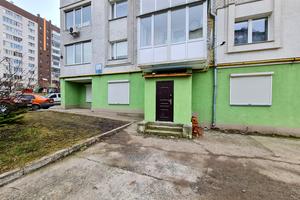 комерційна за адресою Зарічанська вул., 44/1