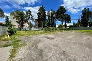 комерційна за адресою Бориспільська вул., 19Б