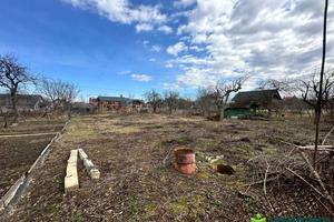 участок по адресу набережная Василия Стефаника ул.