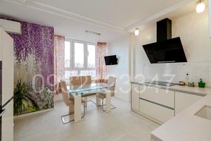 квартира за адресою Анни Ахматової вул., 34