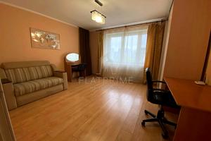 квартира за адресою Нововокзальна вул., 21