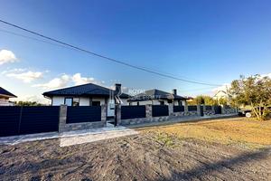 будинок за адресою с. Нові Петрівці, Веселкова