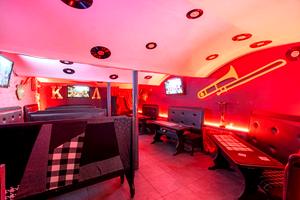 комерційна за адресою Пекарська вул., 24