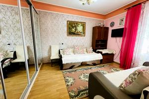 квартира за адресою Миколи Зерова вул., 11