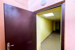 комерційна за адресою Академіка Лебедєва вул., 7