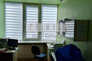 комерційна за адресою Почайнинська вул., 70