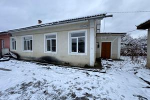 комерційна за адресою Надвірна, Визволення, 33 б