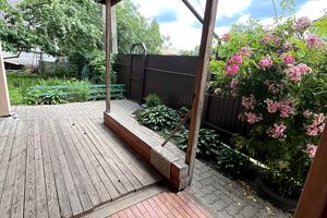 будинок за адресою Романа Шухевича вул.