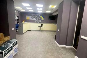 комерційна за адресою Дніпровська набережна вул., 13