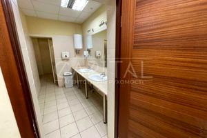 комерційна за адресою Бориспільська вул., 19Б