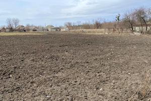 участок по адресу пгт. Шаровка, Набережна
