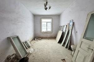 комерційна за адресою Надвірна, Визволення, 33 б