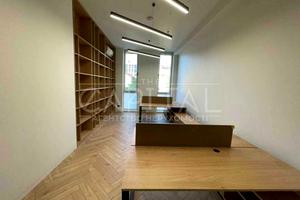 комерційна за адресою Київ, Антоновича вул. (Горького), 44