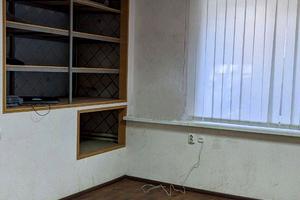комерційна за адресою Калинова вул., 68