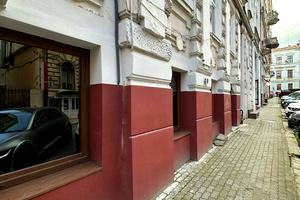 комерційна за адресою Антона Кохановського вул., 4