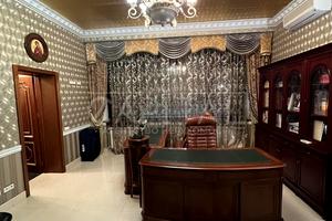 комерційна за адресою Євгена Чикаленка вул. (Пушкінська), 32В