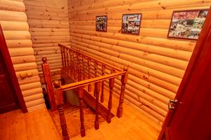 коммерческая по адресу Устияновича вул., 1