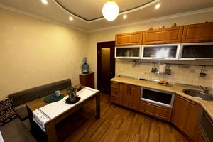 квартира по адресу Драгоманова ул., 1-Б