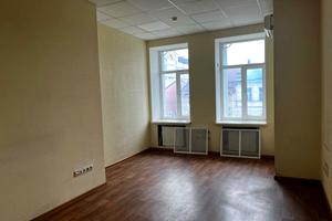 комерційна за адресою Пл. Незалежності, 15