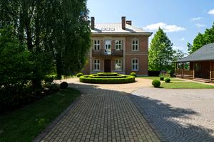 будинок за адресою Київська