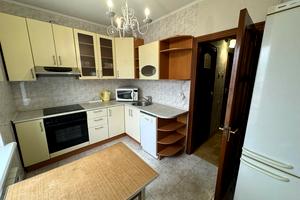 квартира за адресою Анни Ахматової вул., 6