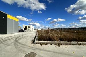 комерційна за адресою Соборна вул., 305