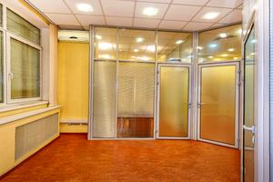комерційна за адресою Анни Ахматової вул., 35