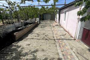 будинок за адресою Шкільна