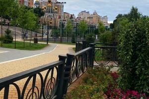 комерційна за адресою Володимира Івасюка просп. (Героїв Сталінграду), 4