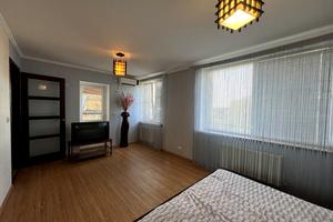 будинок за адресою Вулиця Леоніда Каденюка (Комарова), 80а