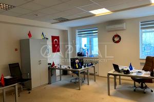 комерційна за адресою Федора Ернста вул., 3Б