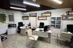 комерційна за адресою Зелена вул., 12