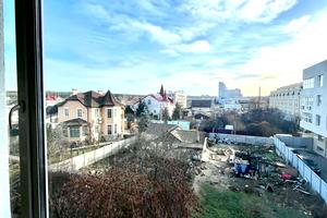 комерційна за адресою Харківське шосе, 175