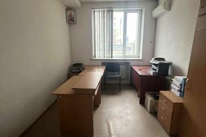 коммерческая по адресу Николая Михновского бульв. (Дружбы Народов), 38