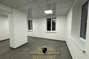 коммерческая по адресу Калиновая ул., 18