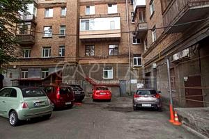комерційна за адресою Велика Васильківська вул. (Червоноармійська), 72-А