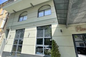 комерційна за адресою Успенський пров., 11