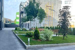 комерційна за адресою Старокиївська вул., 10