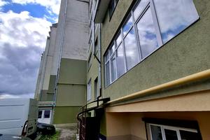 комерційна за адресою Ольги Кисілевської вул., 42