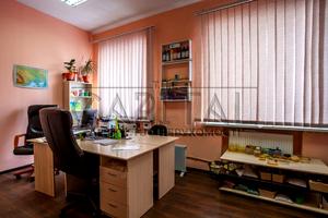 комерційна за адресою Автозаводська вул., 2