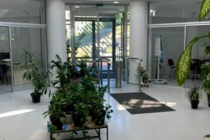 комерційна за адресою майдан Незалежності пл., 1